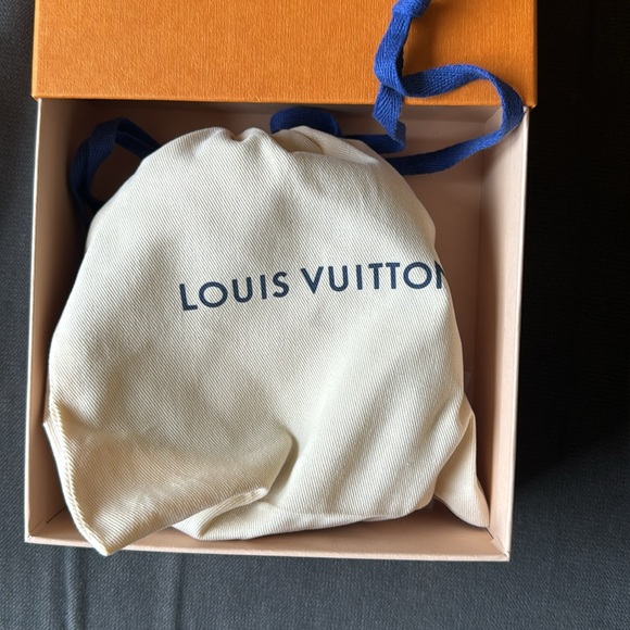 Men’s Louis Vuitton belt size 40 - Picture 3 of 5